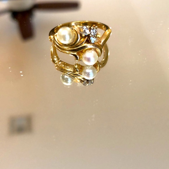 14k gold woman’s  Pearl ring - Picture 2 of 2